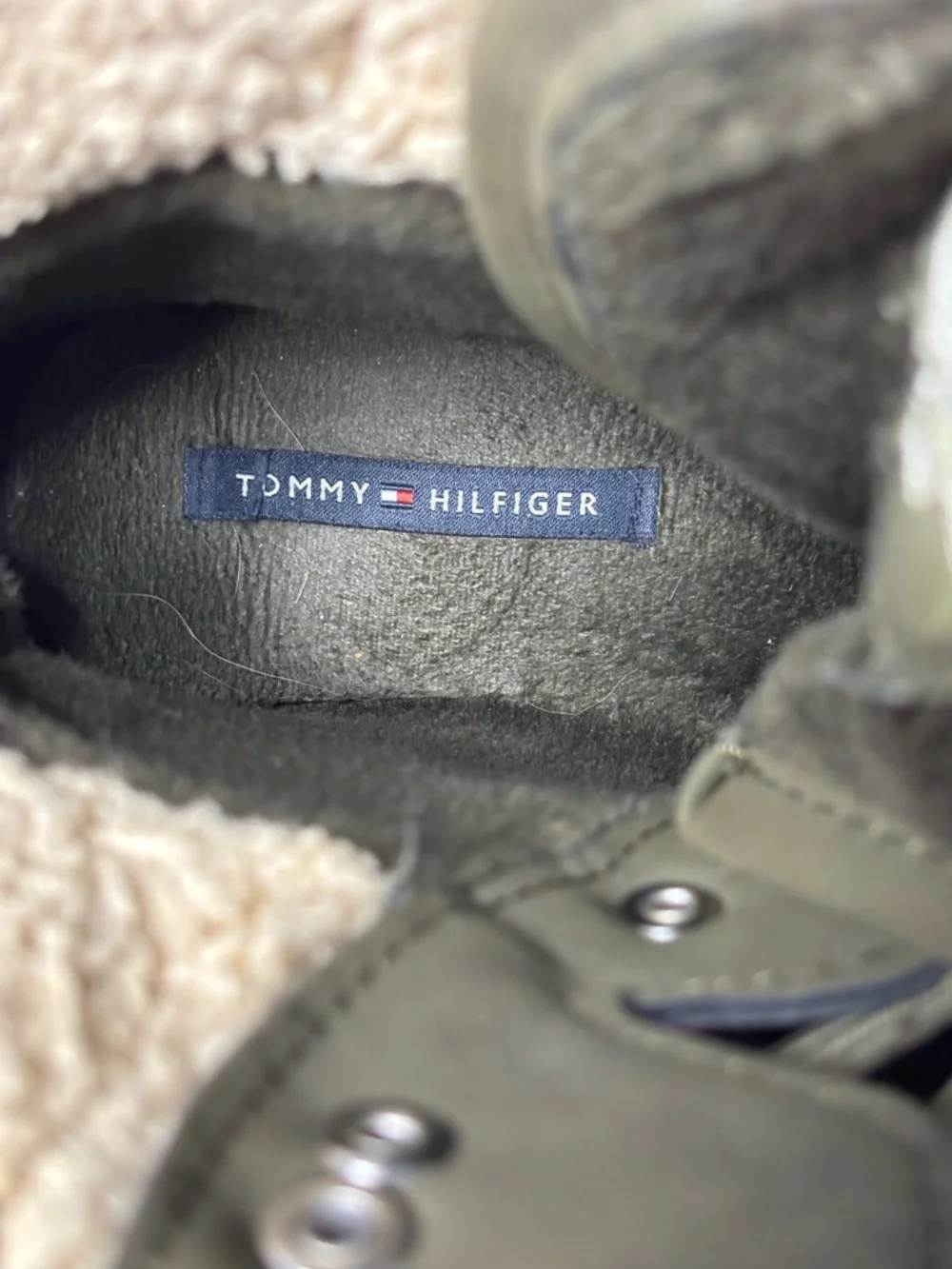 TOMMY HILFIGER Women’s Olive Green Winter Duck Boots with Shearling Collar